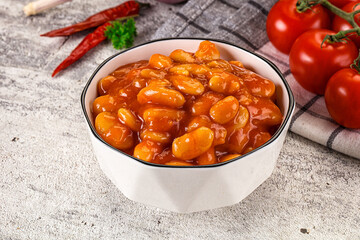 Baked kidney with tomato sauce