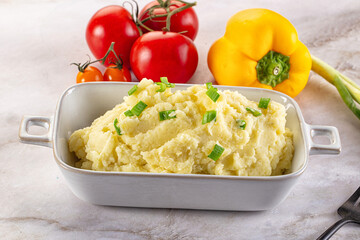 Mashed potato with green onion