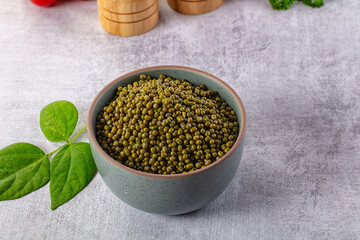 Raw dry green mash bean