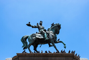 Obraz premium Statue of Gerardo Barrios in the historic center of San Salvador, El Salvador.