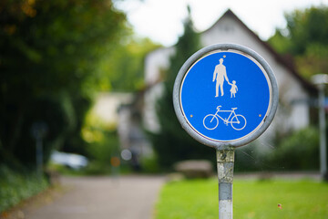 Velo- und Fussg&auml;ngerweg in D&uuml;bendorf, Quartier Birchlen