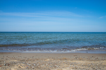 Wybrzeże morza Bałtyckiego w promieniach słońca © Sebastian