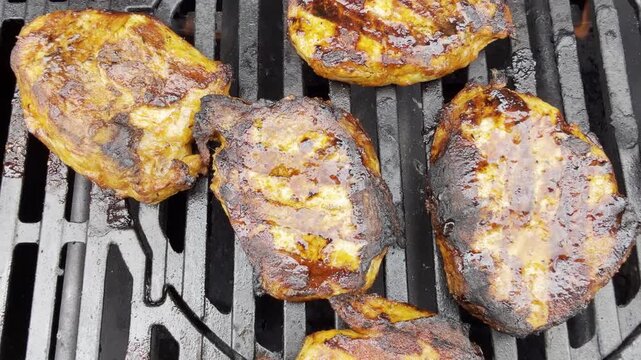 Schweine R&uuml;cken Steak gegrillt
