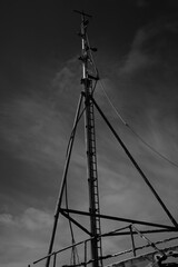 Mat de bateau en noir et blanc à Camaret-sur-mer dans le Finistère en Bretagne - France, Europe