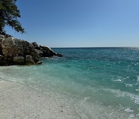 Obraz premium beach and rocks at the island