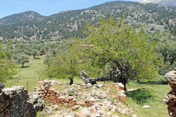 Le village abandonné d'Aradaina près d'Anopoli dans les Sfakia en Crète