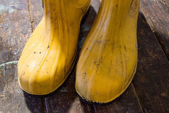 bottes de s&eacute;curit&eacute; pour ouvrier du b&acirc;timent.