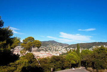 Naklejka premium Widok na wzgórze Villefranche-sur-Mer, Nicea, Francja, View of the hill of Villefranche-sur-Mer, Nice, France