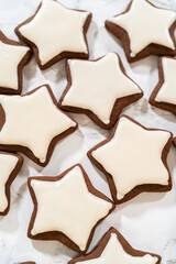 Perfectly Icing Star Cookies with Royal Icing