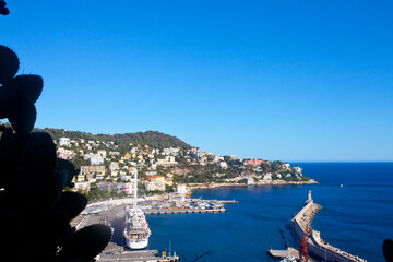 Fototapeta premium Widok na port i luksusowe posiadłości, Prowansja-Alpy-Lazurowe Wybrzeże, w departamencie Alpy Nadmorskie, Nicea, Francja