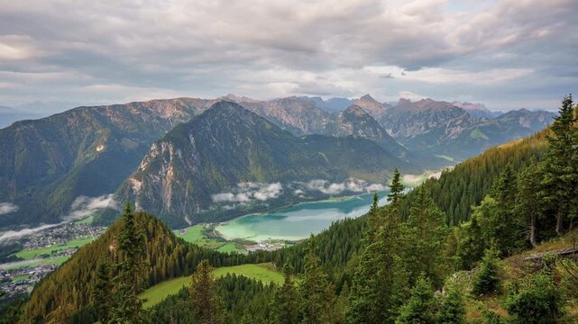 Zeitraffer mit klaren Blick auf den Achensee in &Ouml;sterreich