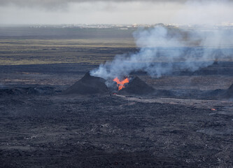 Obraz premium Sundhnukur volcano eruption in Iceland