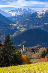 Bartholomäberg mit Gebirgszug Drusenfluh im Hintergrund, Österreich