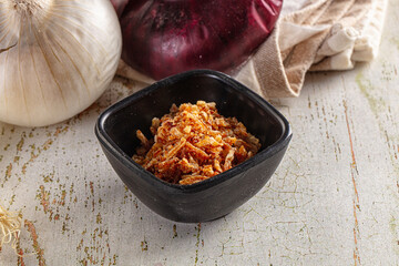 Roasted dry golden dehydrated onion