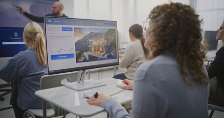 Naklejka premium Adult Students in Modern Classroom Learning AI and Digital Design. Teacher Explains Concept While Learners Focus on Monitors Showing 3D House Visualization. Concept Innovation, Education, Technology.