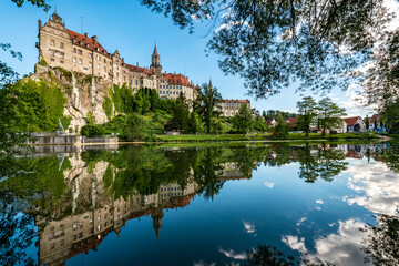 Fototapeta premium Stunning Reflection of Schloss Sigmaringen in Tranquil Waters