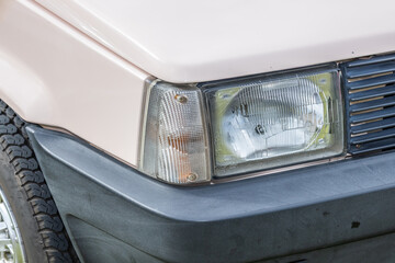 古い自動車のヘッドライト　Headlight of the old car