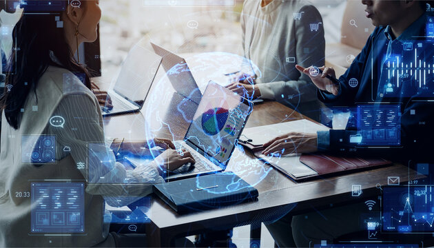 会議するビジネスパーソンのグループとグローバルビジネスのコンセプト