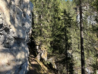 Hiking trails or mountaineering routes in the autumn Swiss Alpine environment and in the Bernese Oberland region, Switzerland - Wanderwege oder Bergrouten in der Schweizer Alpenlandschaft, Schweiz