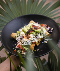 Tacos dorados mexicanos