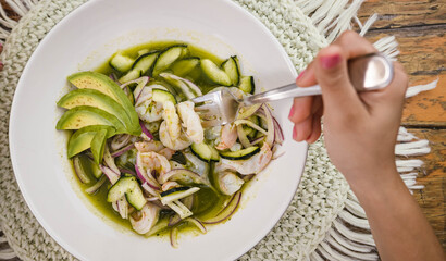 Aguachile verde de camarón