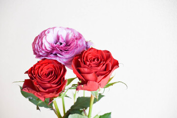 ラナンキュラスとばら