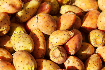 Frische Feigen auf einem Marktstand zum Verkauf, Deutschland
