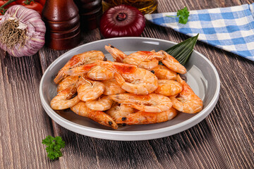 Steamed red prawn with spices