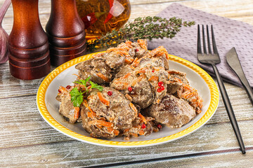 Chicken liver with cream and carrot