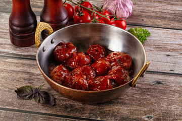 Beef meatballs with tomato sauce