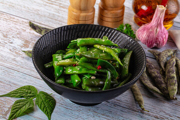 Steamed green bean strings heap