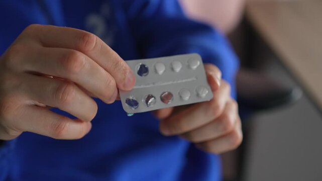 Antiviral tablets in a blister pack.
Tablet for cold relief and well-being.
Medication use.
Medicine, health, treatment, blister pack, capsule, vitamins