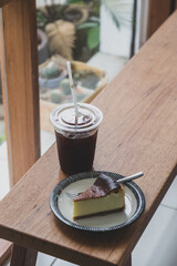 Ice americano and cheese cake