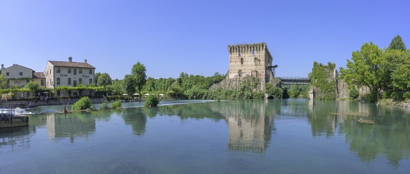 Mincio River and Visconti Bridge from 1395, Borghetto, Valeggio sul Mincio, Province of Verona, Italy