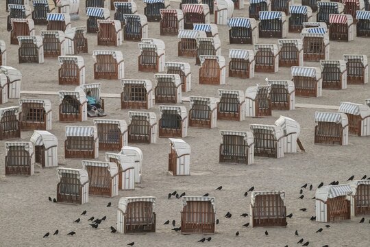 Beach with beach chairs, Baltic Sea spa Travem&uuml;nde, Bay of L&uuml;beck, L&uuml;beck, Schleswig-Holstein, Germany
