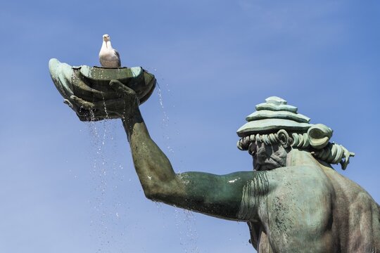 Bronze figure of Poseidon, god of the sea, by Carl Milles, fountain at G&ouml;taplatsen, Gothenburg, V&auml;stra G&ouml;talands l&auml;n, Sweden
