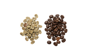 Naklejka premium Green arabica coffee bean seeds along with roasted seeds on a white background
