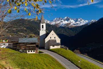 Kuratienkirche von Innerberg im Herbst, Vorarlberg, &Ouml;sterreich