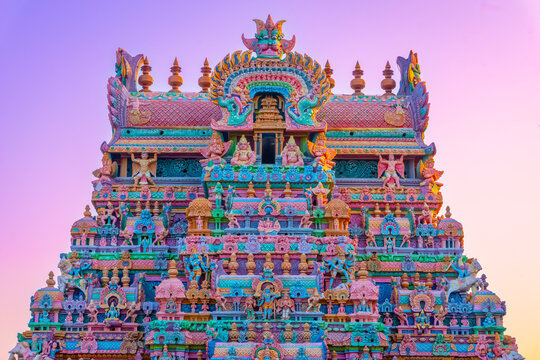 Sri Ranganatha Swamy temple is located in Srirangam, Tiruchirapalli, Tamil Nadu, South India. This Hindu temple dedicated to Ranganatha (a form of Vishnu) & his consort Ranganayaki (a form of Lakshmi.