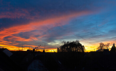 Sonnenuntergang mit spektakul&auml;rem Himmel