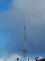 Funkmasten auf dem Berg Fo&iacute;a ALgarve Portugel