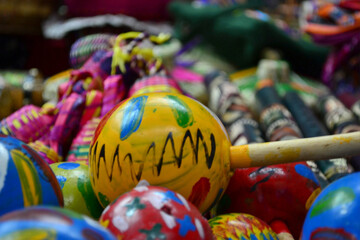 Artesanías coloridas