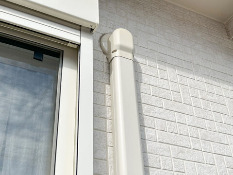 エアコンの配管カバー　外壁