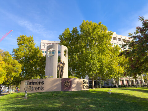 Shriners Children&rsquo;s Hospital Monument and Lawn