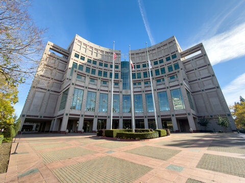 Shriners Children&rsquo;s Hospital Front Plaza and Building