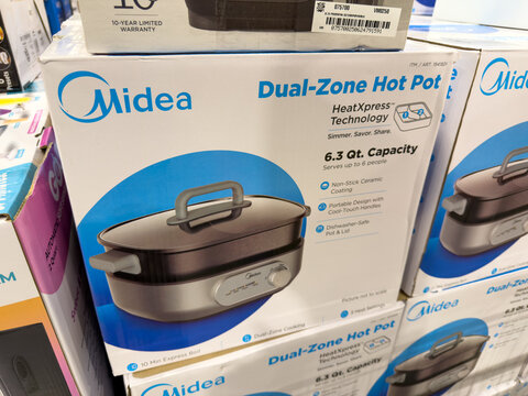 Midea Dual-Zone Hot Pot Display