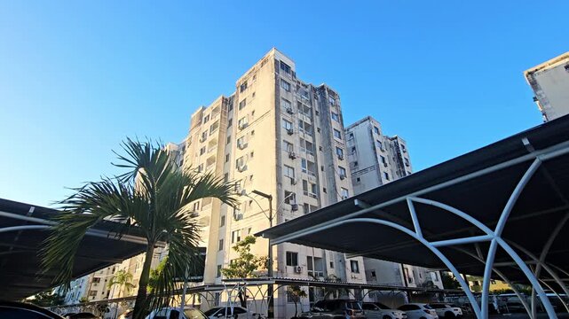 Edif&iacute;cio residencial de moradia popular