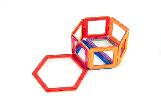 Developing panda body using connected magnetic polygons