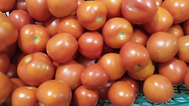 Tomato sell in the market