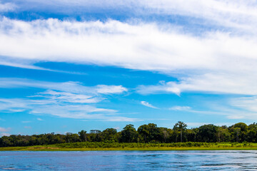 Obraz premium Rio Negro and Amazon River Meeting of waters Amazonas Brazil.